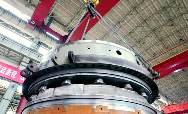 水輪機(jī)裝配現(xiàn)場(chǎng)。受訪者供圖 水輪機(jī)裝配現(xiàn)場(chǎng)。受訪者供圖